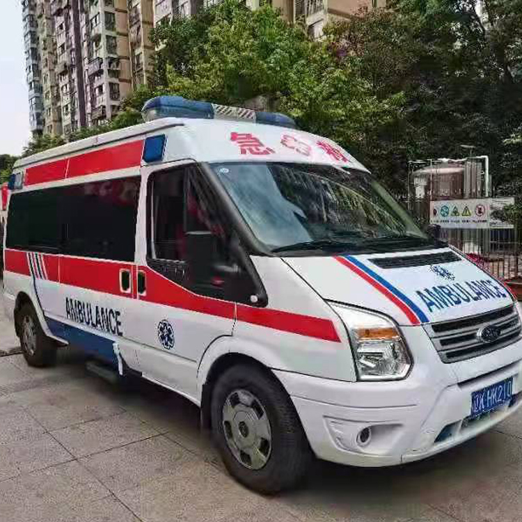 石拐长途救护车护送病人返乡